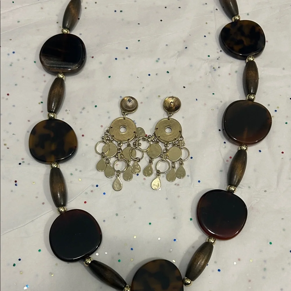 Tortoiseshell Statement Necklace and Gold Choker Set - Picture 4 of 9